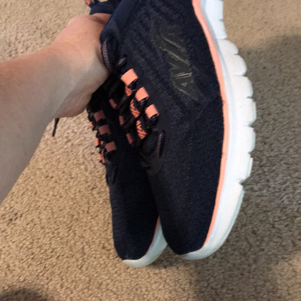 Avia Women’s shoes size 7.5 - Picture 3 of 6